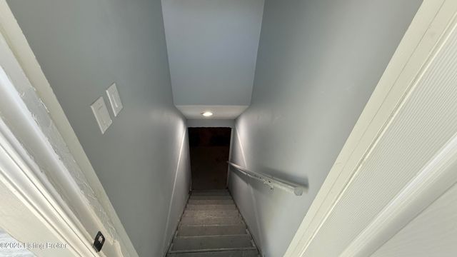 307 E Southside Ct, Louisville, KY 40214