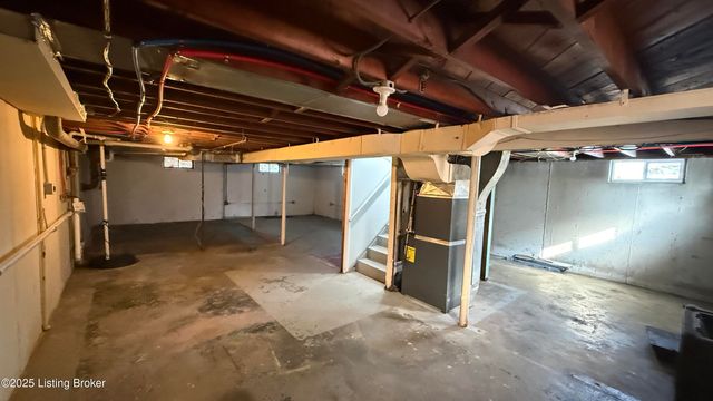 307 E Southside Ct, Louisville, KY 40214