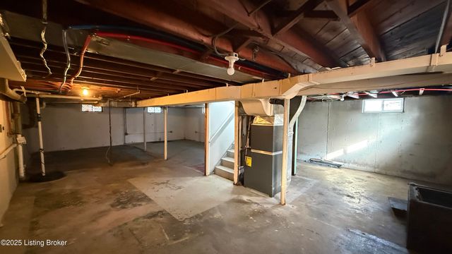 307 E Southside Ct, Louisville, KY 40214