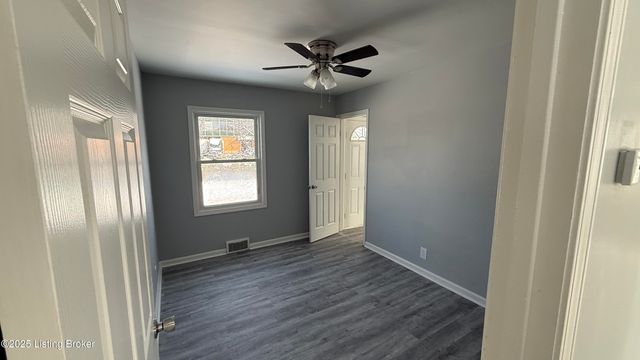 307 E Southside Ct, Louisville, KY 40214