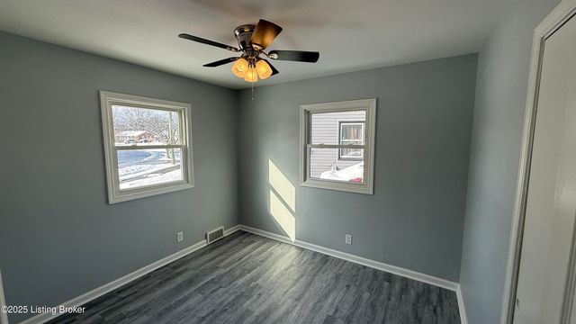 307 E Southside Ct, Louisville, KY 40214