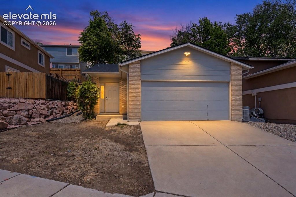 2660 Christopher Terrace, Colorado Springs, CO 80907