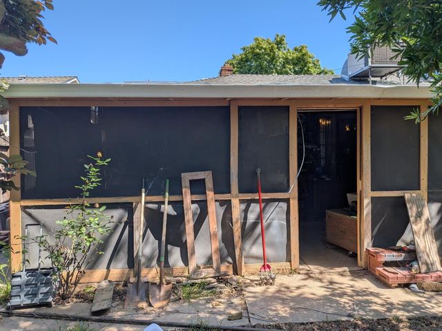2052 Delma Way, Sacramento, CA 95825
