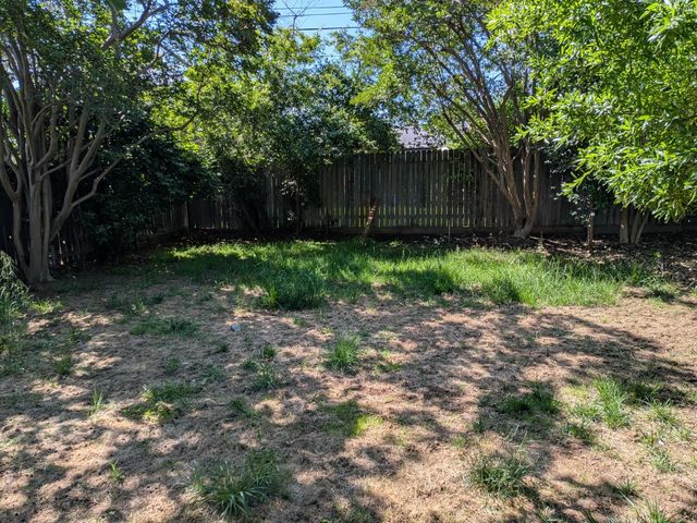 2052 Delma Way, Sacramento, CA 95825