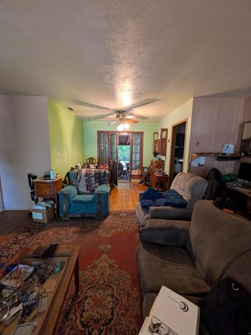 2052 Delma Way, Sacramento, CA 95825