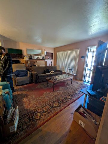 2052 Delma Way, Sacramento, CA 95825