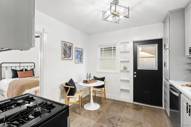 2730 Monroe Ave, San Diego, CA 92116