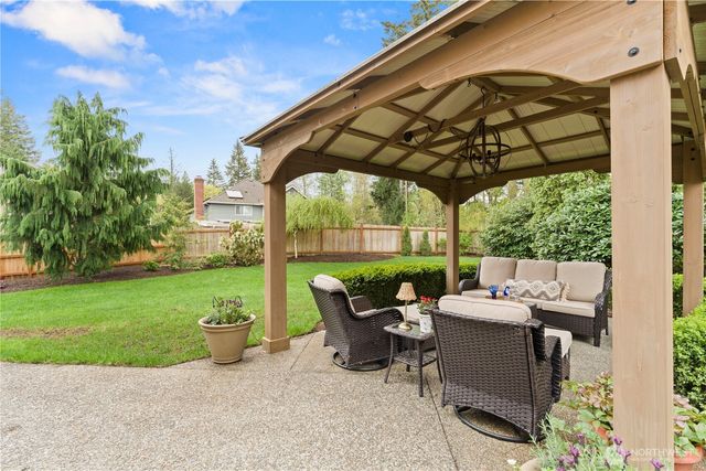 3122 235th Avenue SE, Sammamish, WA 98075