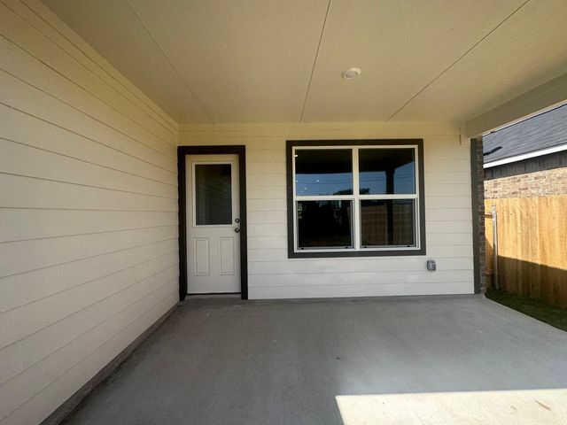453 Alamito Ave, Kyle, TX 78640