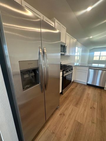 453 Alamito Ave, Kyle, TX 78640