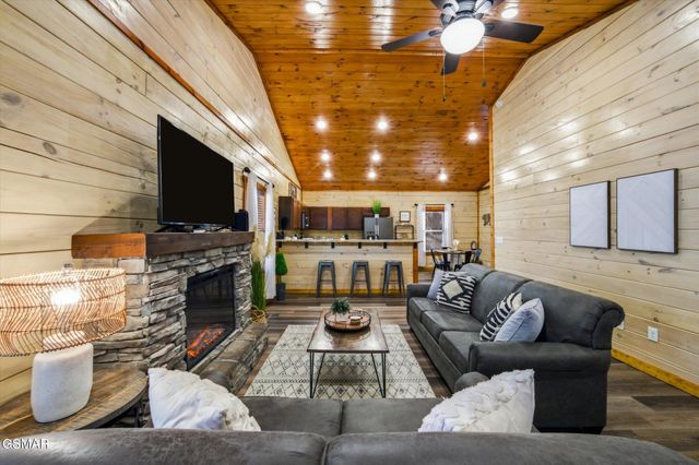 1636 Eagle Springs Road, Sevierville, TN 37876