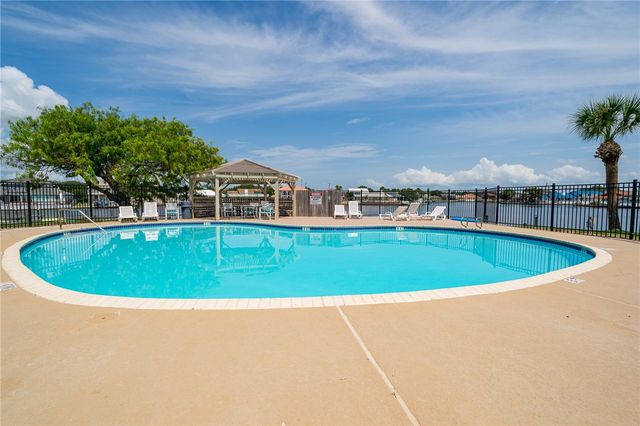 1703 Bayhouse, Rockport, TX 78382