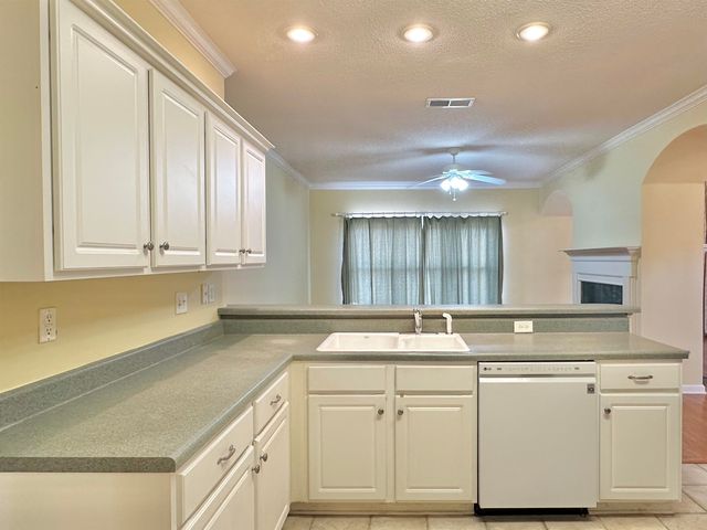 9162 OLD BROOK CV, Memphis, TN 38018