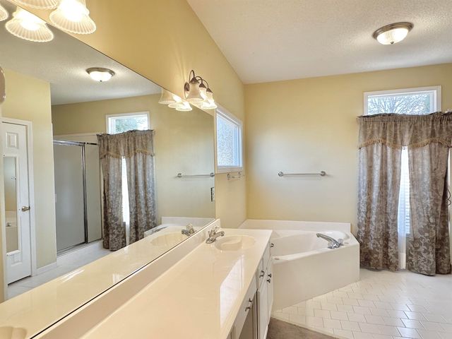 9162 OLD BROOK CV, Memphis, TN 38018