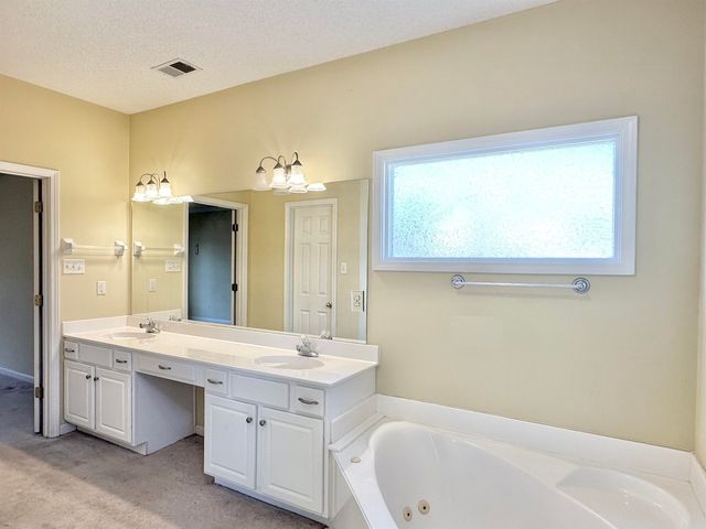 9162 OLD BROOK CV, Memphis, TN 38018