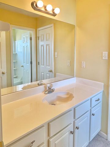 9162 OLD BROOK CV, Memphis, TN 38018