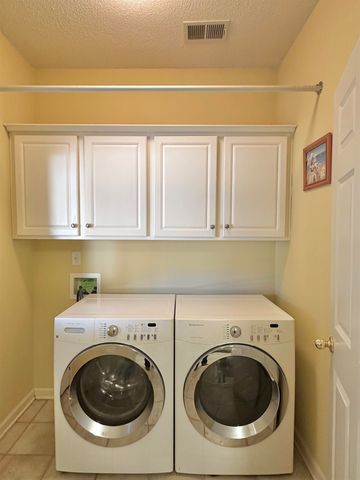 9162 OLD BROOK CV, Memphis, TN 38018