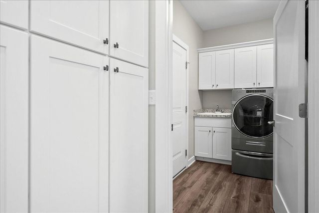 40 N Prairie Parkway, Valparaiso, IN 46385