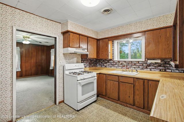 1220 N Edgar Road, Mason, MI 48854