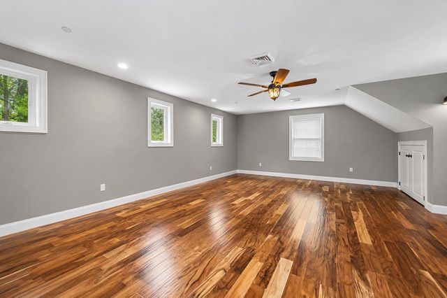 11 Lorden Road, New Boston, NH 03070