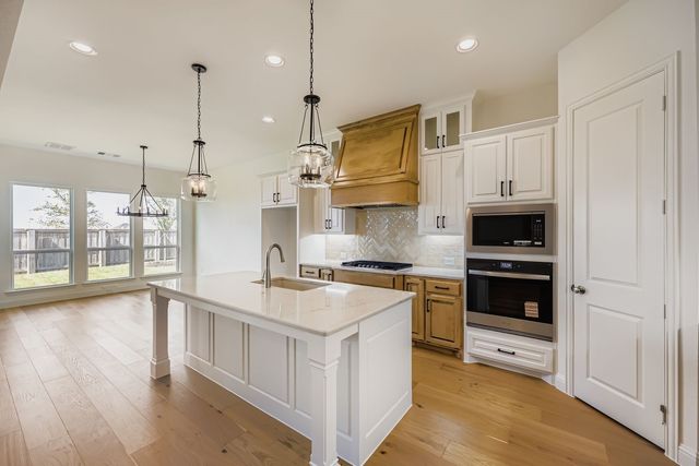 2100 Firewheel Pasture Lane, Mansfield, TX 76063