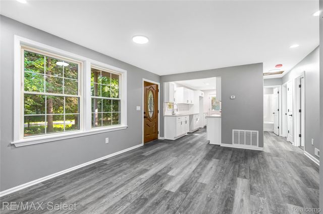 9353 Old Lee Road, Green Oak Township, MI 48116