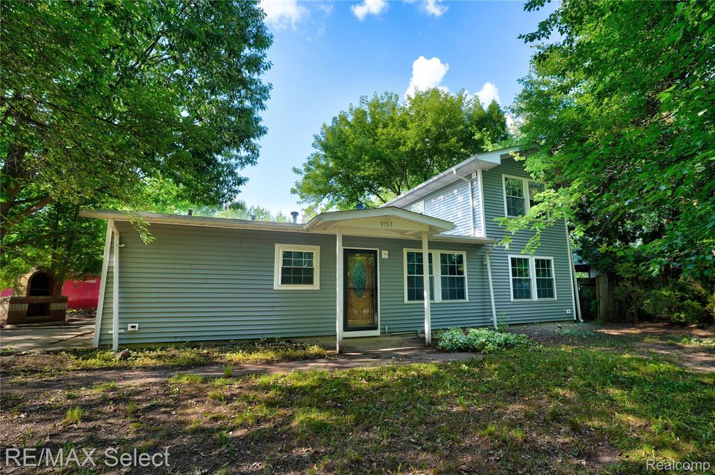 9353 Old Lee Road, Green Oak Township, MI 48116