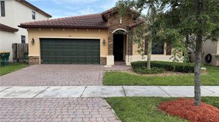 737 SE 37th Pl, Homestead, FL 33033
