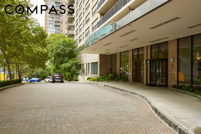 140 W End Ave Apt 9J, New York City, NY 10023