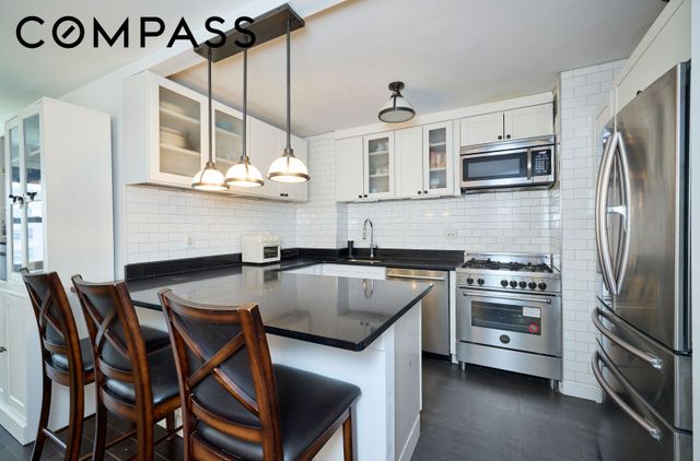 140 W End Ave Apt 9J, New York City, NY 10023