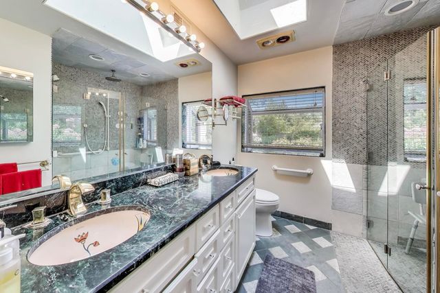 1295 Sunview Lane, Winnetka, IL 60093