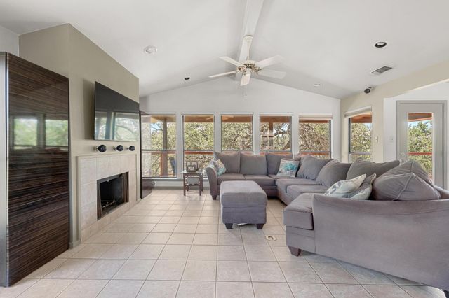 19040 Venture DR, Point Venture, TX 78645