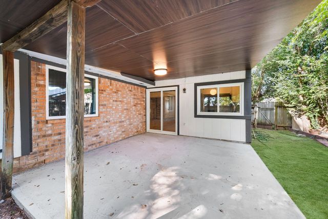 1910 Brushy Creek Drive, Sugar Land, TX 77478