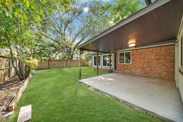 1910 Brushy Creek Drive, Sugar Land, TX 77478