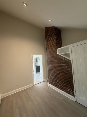 250 Main Street SF, Wayland, MA 01778