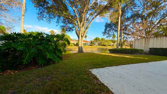 2590 Kittbuck Way, West Palm Beach, FL 33411