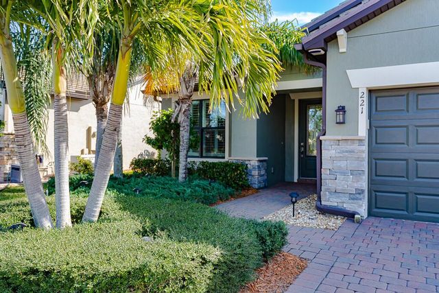 221 SE Longview Drive, Port St. Lucie, FL 34984