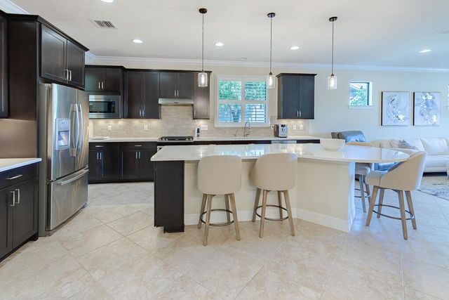221 SE Longview Drive, Port St. Lucie, FL 34984