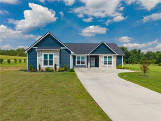 422 Mountain View Church Road, Six Mile, SC 29682