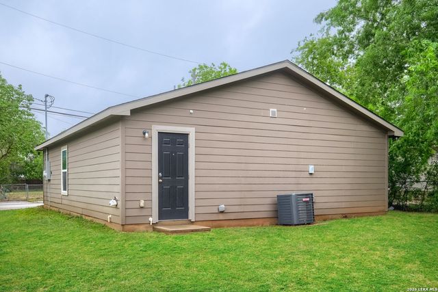 707 Sewanee St, San Antonio, TX 78210