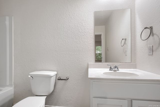 707 Sewanee St, San Antonio, TX 78210