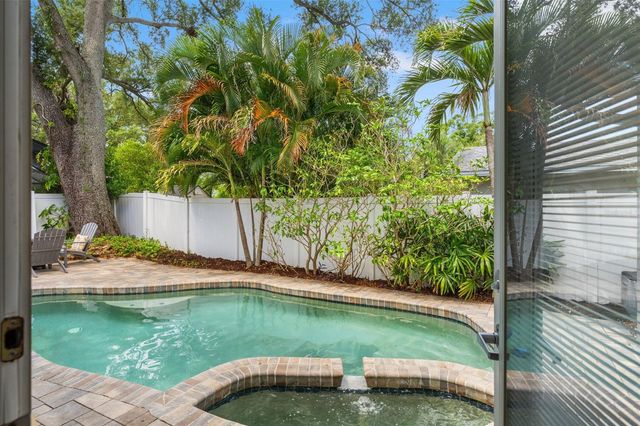 4202 W PALMIRA AVENUE, Tampa, FL 33629