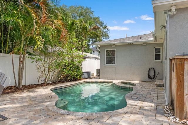 4202 W PALMIRA AVENUE, Tampa, FL 33629