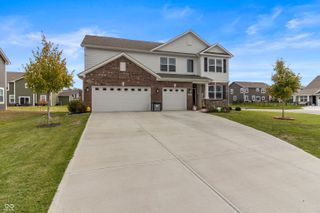 5839 Altar Bell Circle, Greenwood, IN 46143