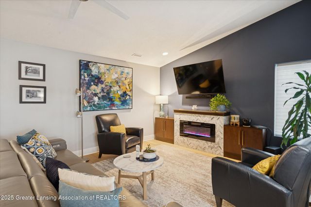 3893 Quarterhorse, East Lansing, MI 48823