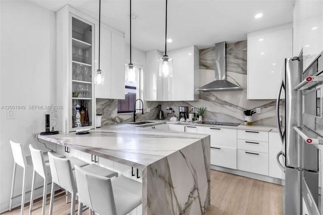 21444 NE 2nd Path, Miami, FL 33179