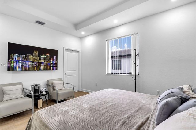 21444 NE 2nd Path, Miami, FL 33179