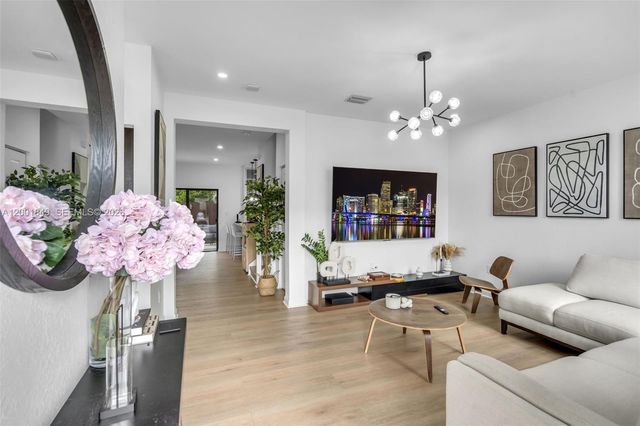 21444 NE 2nd Path, Miami, FL 33179