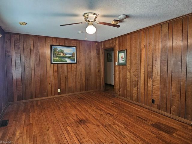 930 Walker Street, Reidsville, NC 27320