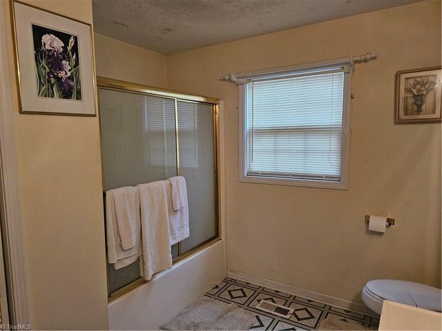 930 Walker Street, Reidsville, NC 27320